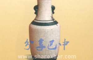 白釉碎瓷花瓶(明)