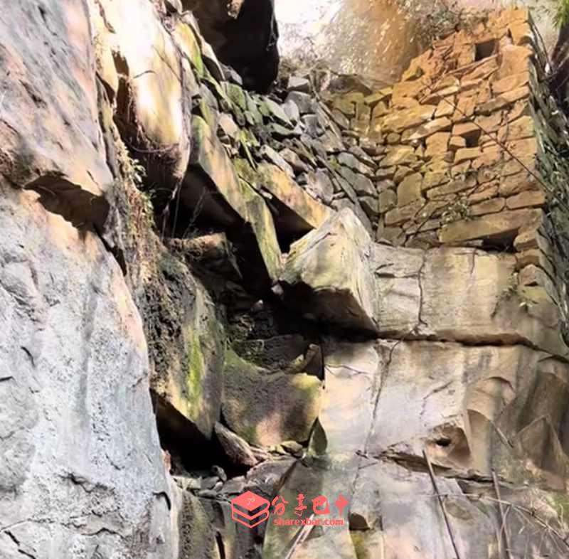 孟英魁曾经藏身老巢（围墙处）