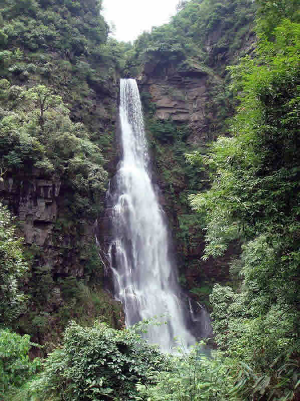 龙坎飞瀑