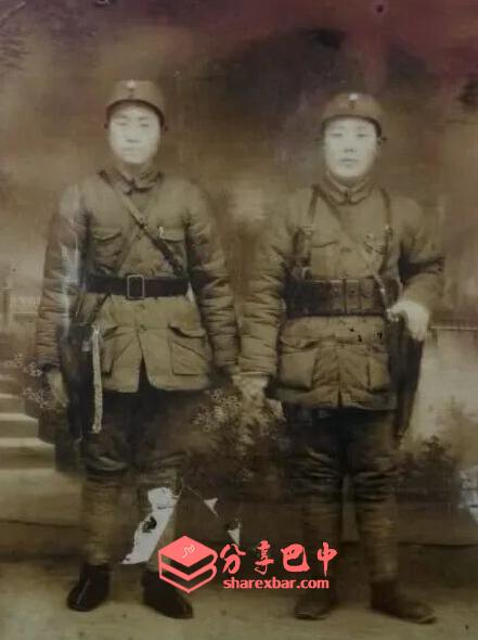 南江籍老红军蒋述生与岳成邦在延安合影