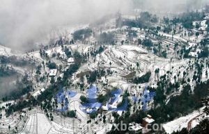白雪覆盖的灵山村