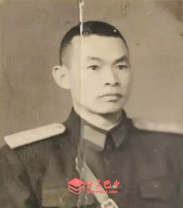 老红军孙洪道任副师长时候的照片