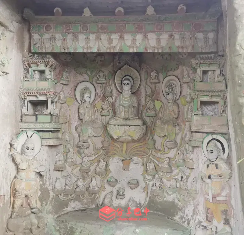 仙人洞摩崖神龛造像